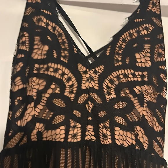 Toni - Picture 3 of 8